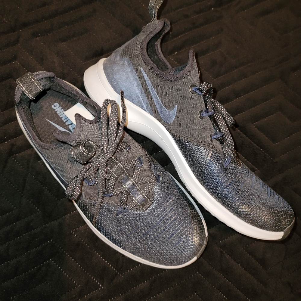 Nike FREE TR 8 Black Metallic Navy Womens Size 8.5